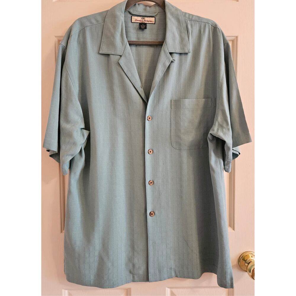 Tommy Bahama Button Down SS Green Check Pattern Size M 100% Silk Vaca Shirt